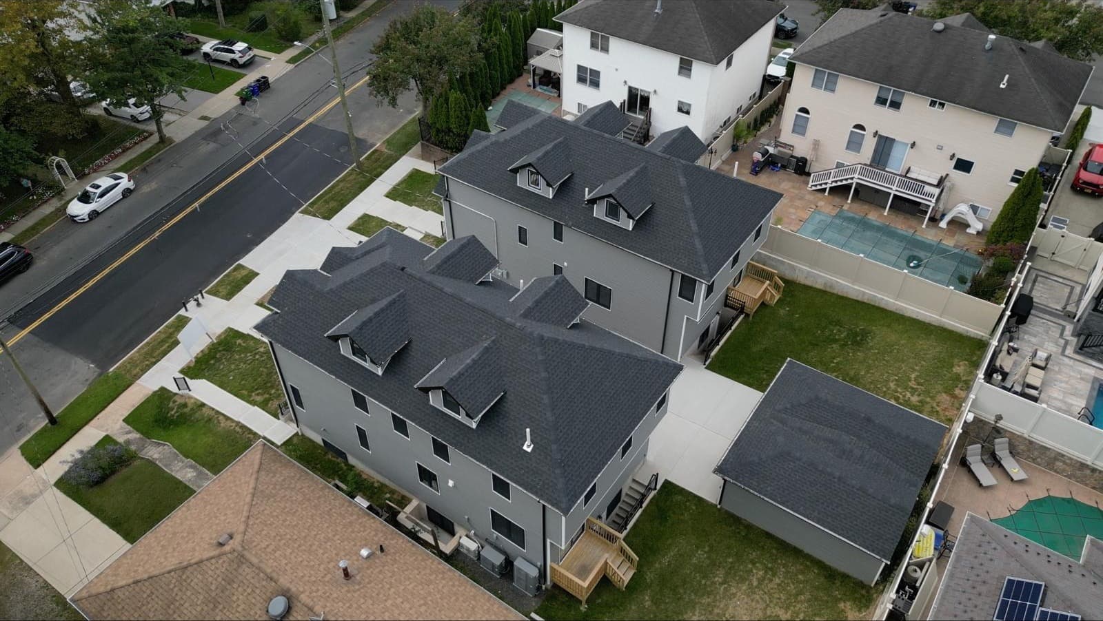 Side view of Staten Island modern duplex rooflines